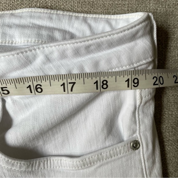 NYDJ Bundle of Two Pairs White Black Curves 360 Denim Pants Jeans Casual - Picture 9 of 12